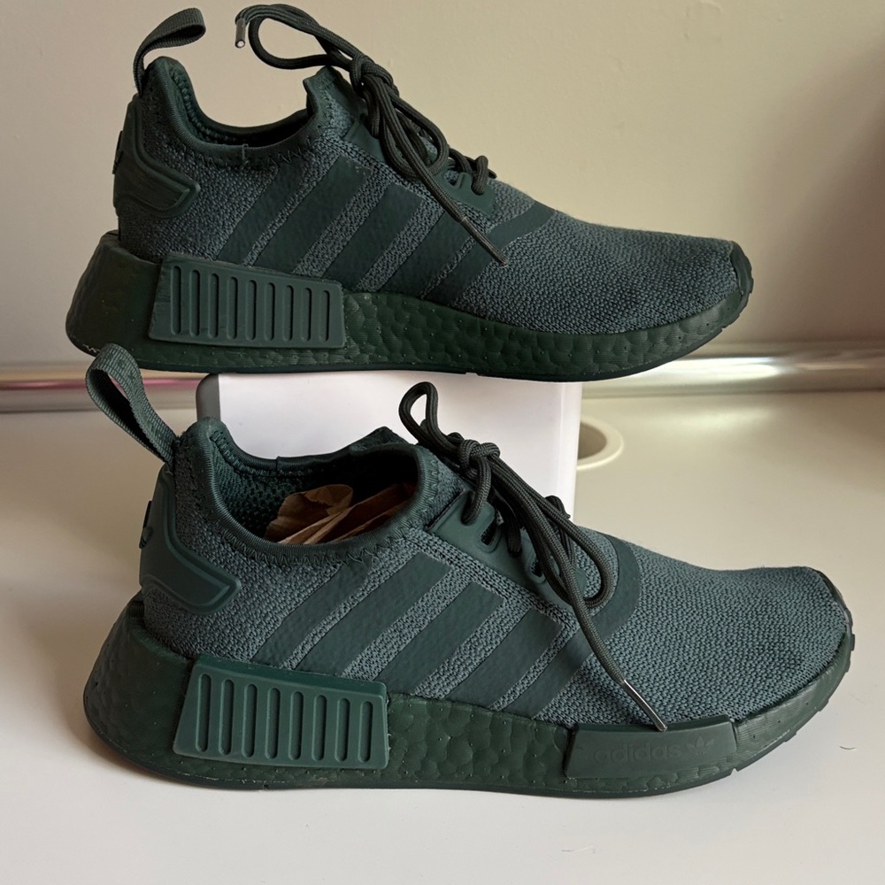 adidas Originals NMD R1 Dark Green Athletic Shoes Size 5 Excellent Condition